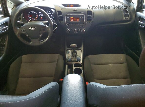 3KPFK4A73HE078010 2017 KIA FORTE Black Widok deski rozdzielczej