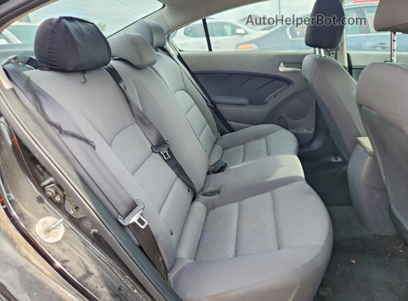3KPFK4A74HE049938 2017 KIA FORTE Черный Вид задних сидений