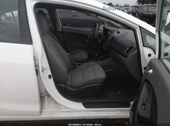 3KPFK4A74HE083782 2017 KIA FORTE White Вид салону спереду