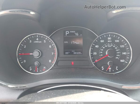 3KPFK4A74HE158416 2017 KIA FORTE White Widok tylnych siedzeń