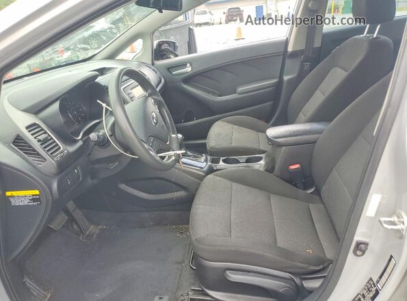 3KPFK4A74JE169504 2018 KIA FORTE Серый Вид салона спереди