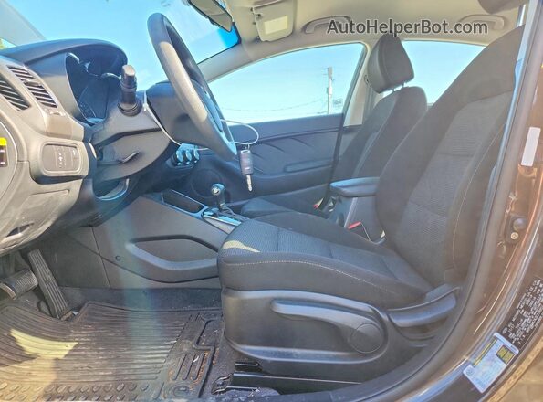 3KPFK4A74JE214957 2018 KIA FORTE Brown წინა სალონის ხედი