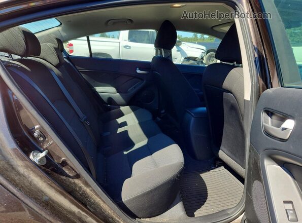3KPFK4A74JE214957 2018 KIA FORTE Brown უკანა სავარძლების ხედი
