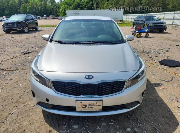 3KPFK4A75HE158537 2017 KIA FORTE Silver Widok z przodu
