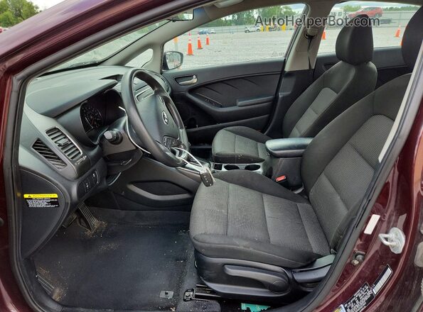 3KPFK4A75JE174615 2018 KIA FORTE Purple Vista interior delantera