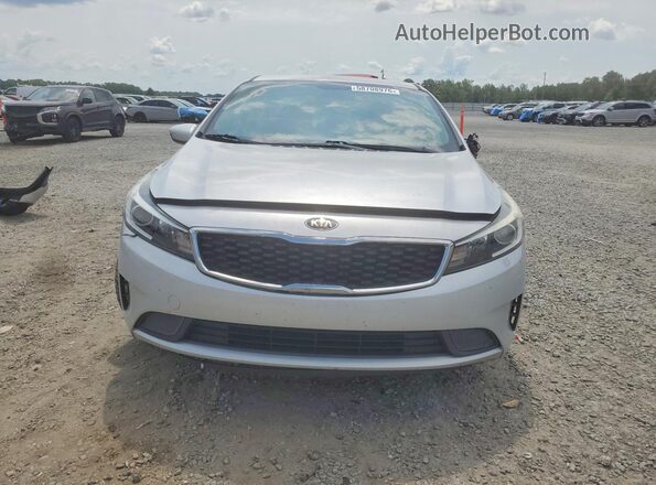 3KPFK4A76HE090667 2017 KIA FORTE Silver Вид спереду