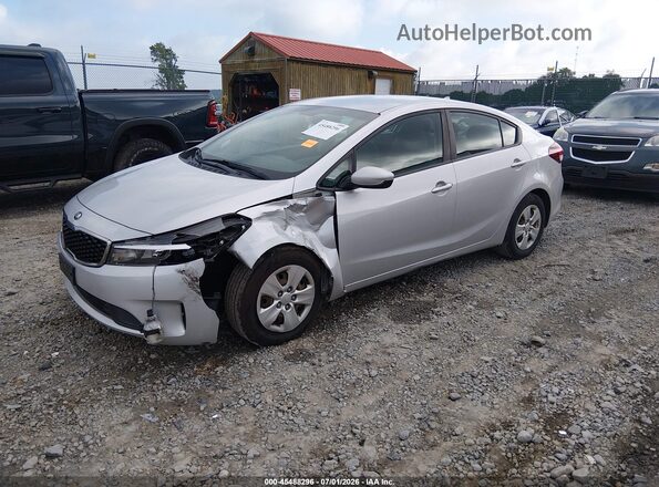 3KPFK4A76HE127149 2017 KIA FORTE Gray Vista tres cuartos delantera izquierda