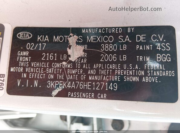 3KPFK4A76HE127149 2017 KIA FORTE Gray Vista del compartimento del motor