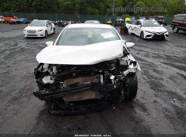 3KPFK4A76HE148874 2017 KIA FORTE White Widok zestawu wskaźników