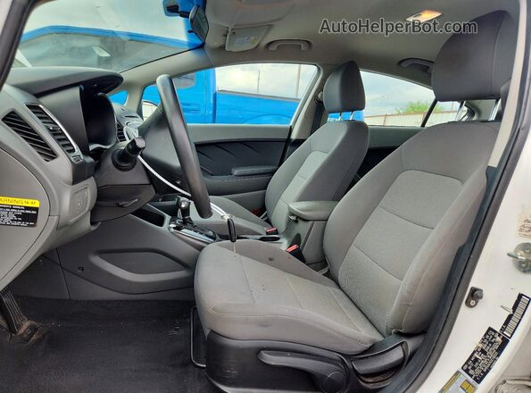 3KPFK4A76JE193223 2018 KIA FORTE White Front interior view