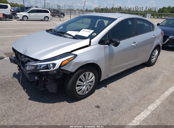 3KPFK4A76JE218573 2018 KIA FORTE Silver Przód lewy