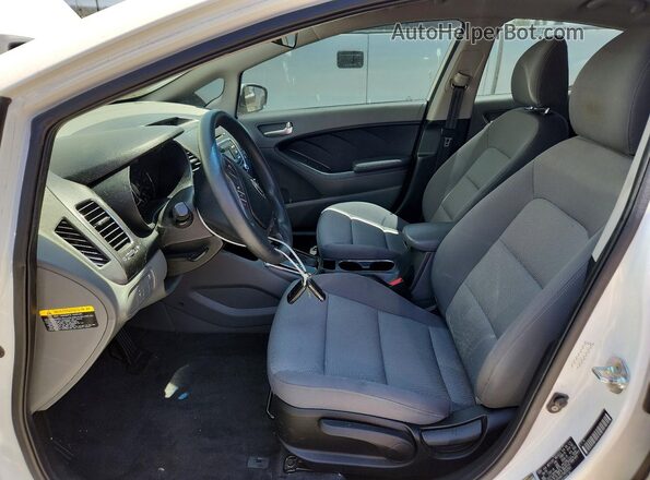 3KPFK4A77HE050341 2017 KIA FORTE White Front interior view