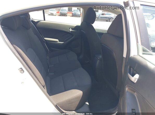 3KPFK4A77HE104351 2017 KIA FORTE White Вид наклейки з VIN-кодом