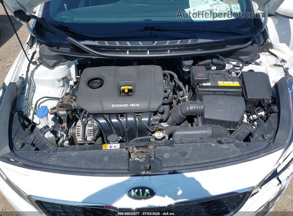 3KPFK4A77HE104351 2017 KIA FORTE White Вид ззаду