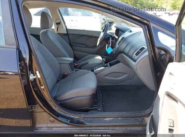 3KPFK4A78JE210006 2018 KIA FORTE Black Вид салону спереду