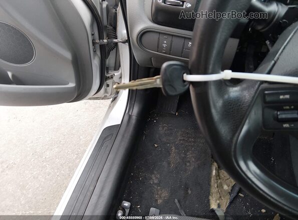 3KPFK4A79HE006776 2017 KIA FORTE Silver Dashboard view