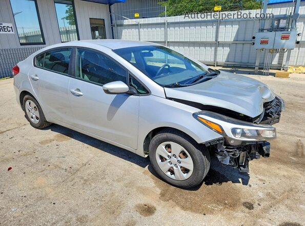 3KPFK4A79HE133589 2017 KIA FORTE Silver Передня права чверть