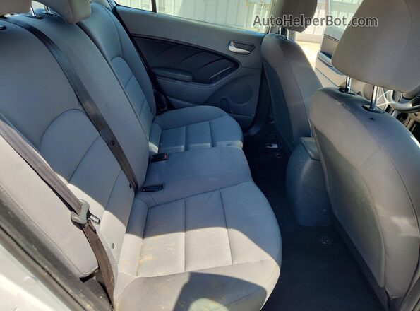 3KPFK4A79HE133589 2017 KIA FORTE Silver Вид задніх сидінь