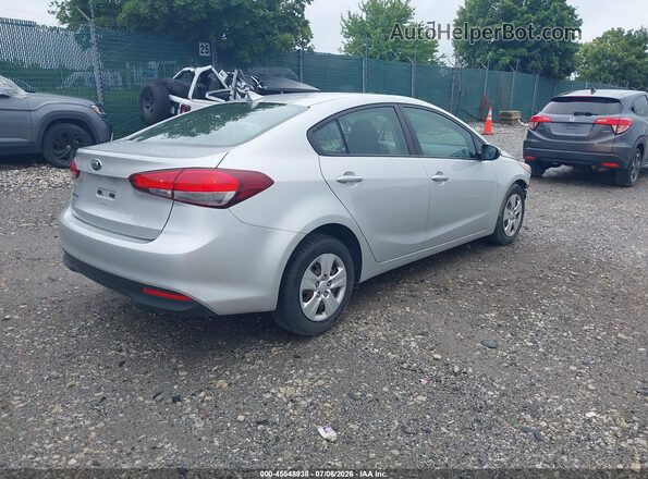 3KPFK4A79HE148352 2017 KIA FORTE White Задня права чверть