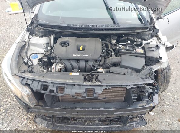 3KPFK4A79HE148352 2017 KIA FORTE White Вид ззаду