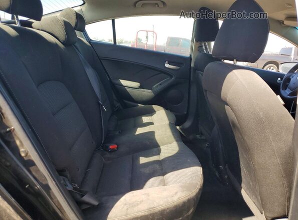 3KPFK4A7XHE077470 2017 KIA FORTE Black Հետևի նստատեղերի տեսք