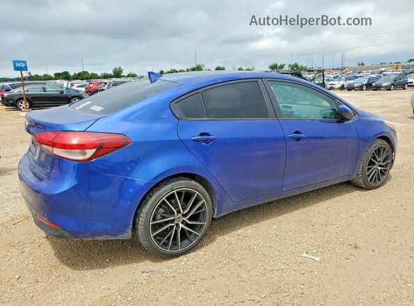 3KPFK4A7XHE137988 2017 KIA FORTE Blue Rear right