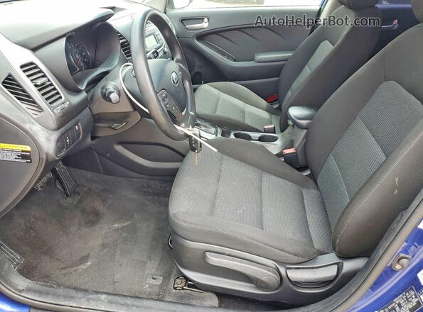3KPFK4A7XHE137988 2017 KIA FORTE Blue Front interior view