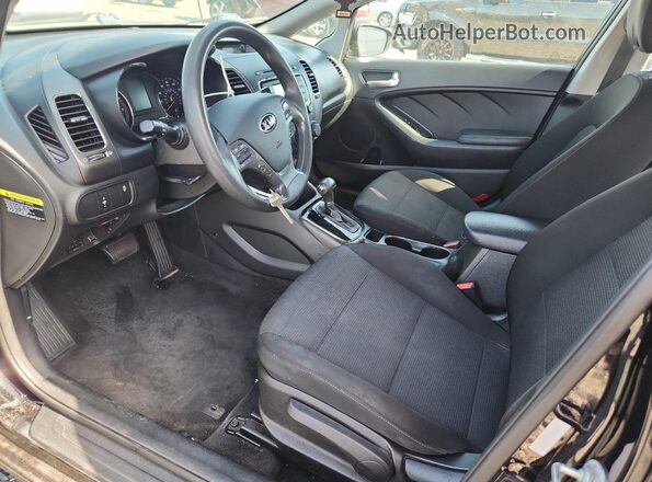3KPFK4A7XJE270465 2018 KIA FORTE Black Вид салону спереду