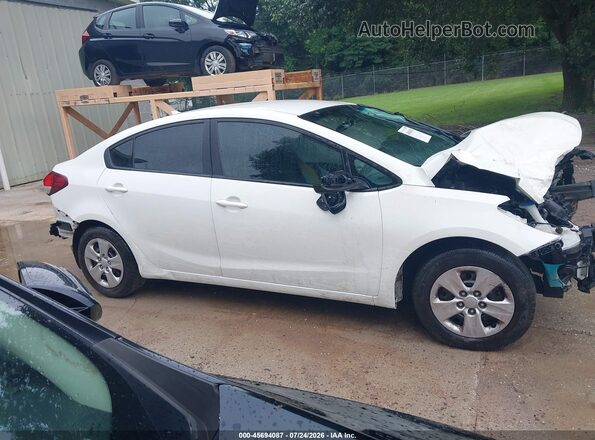 3KPFK4A7XJE281143 2018 KIA FORTE White Widok zestawu wskaźników
