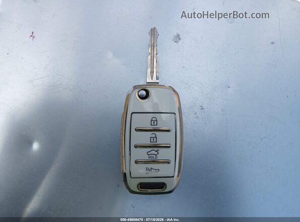 3KPFL4A70HE052087 2017 KIA FORTE Blue Vista del salpicadero