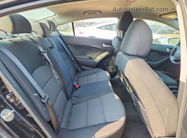 3KPFL4A70JE172963 2018 KIA FORTE Black Widok tylnych siedzeń