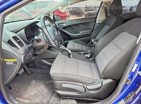 3KPFL4A71HE092310 2017 KIA FORTE Blue წინა სალონის ხედი