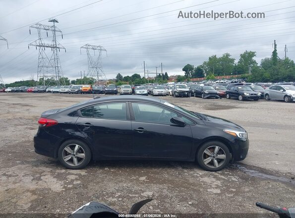 3KPFL4A71JE242616 2018 KIA FORTE Black Vista interior trasera