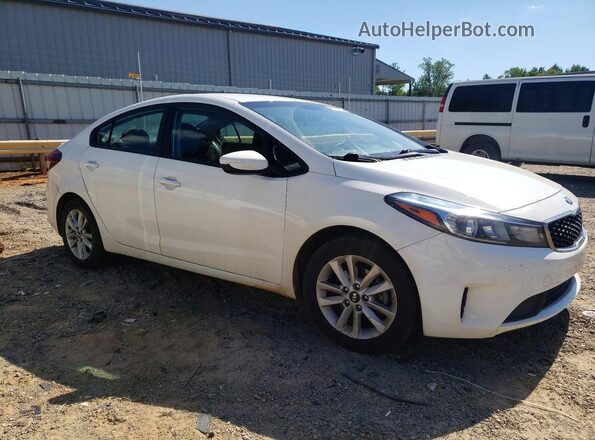 3KPFL4A72HE036151 2017 KIA FORTE Белый Передняя правая четверть