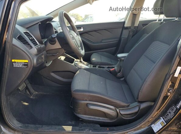 3KPFL4A72HE152899 2017 KIA FORTE Black წინა სალონის ხედი