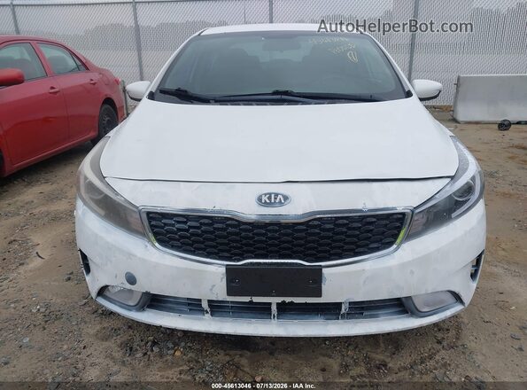 3KPFL4A72JE187366 2018 KIA FORTE White Widok z przodu