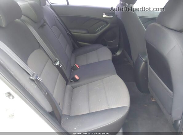 3KPFL4A72JE187366 2018 KIA FORTE White Widok naklejki z numerem VIN