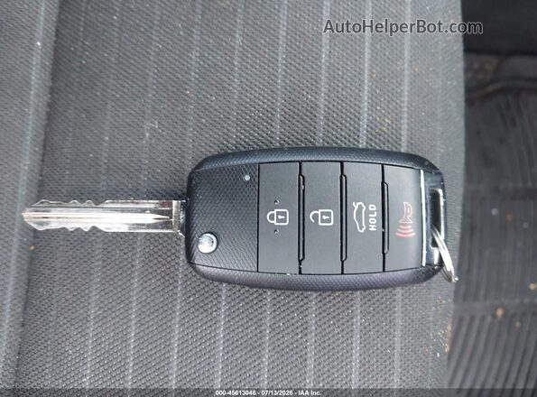3KPFL4A72JE187366 2018 KIA FORTE White Widok deski rozdzielczej