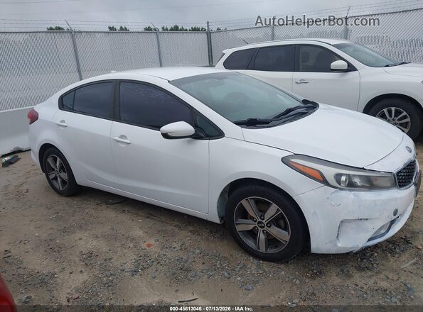 3KPFL4A72JE187366 2018 KIA FORTE White Widok wnętrza 360 stopni