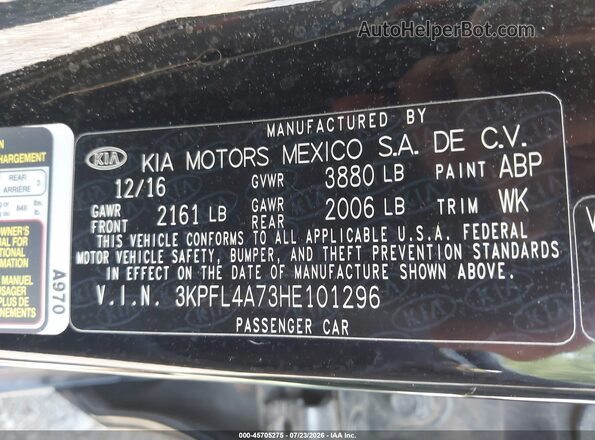 3KPFL4A73HE101296 2017 KIA FORTE Black Widok komory silnika