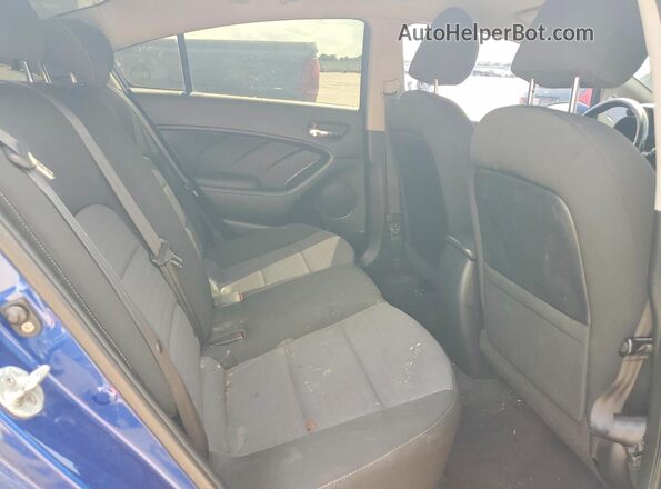 3KPFL4A73HE110435 2017 KIA FORTE Blue Հետևի նստատեղերի տեսք