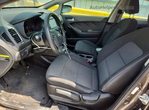 3KPFL4A73JE220486 2018 KIA FORTE Gray წინა სალონის ხედი