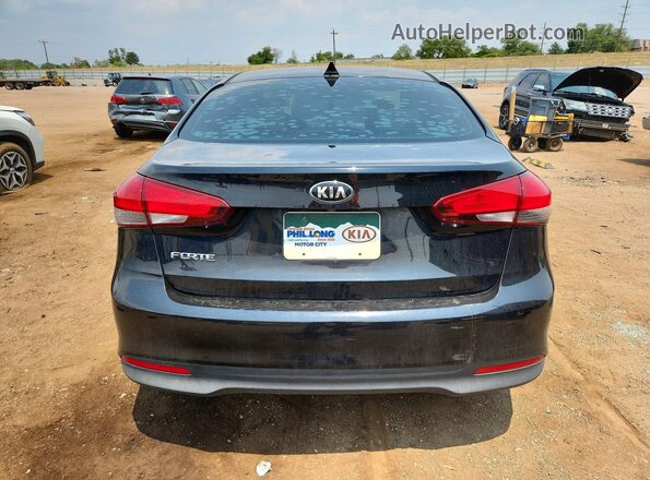 3KPFL4A73JE255481 2018 KIA FORTE Black Widok z tyłu