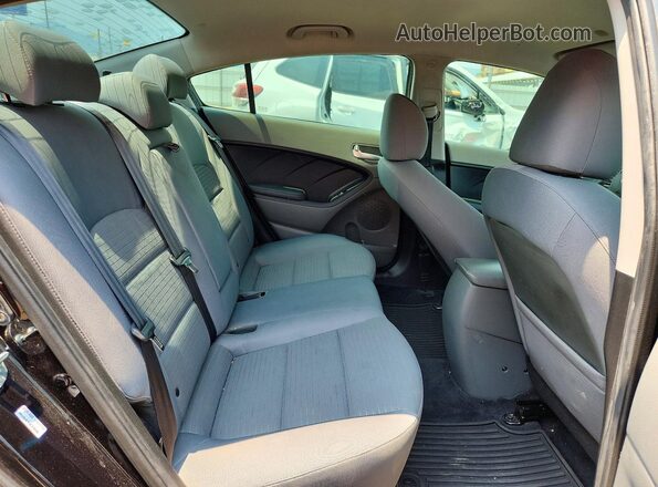 3KPFL4A73JE255481 2018 KIA FORTE Black Widok tylnych siedzeń