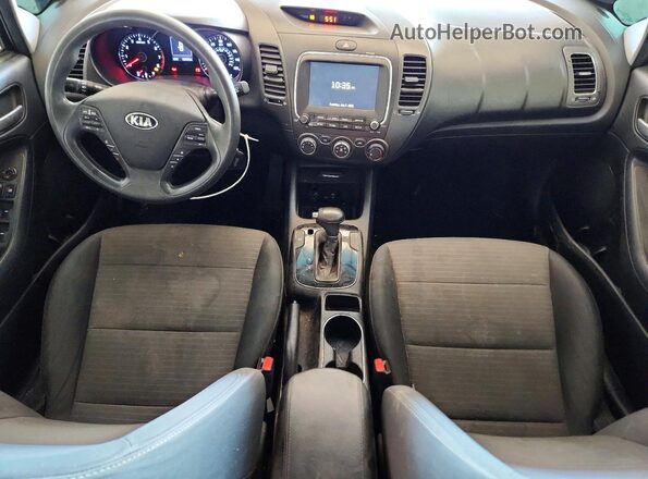 3KPFL4A73JE261135 2018 KIA FORTE Black Vista del salpicadero