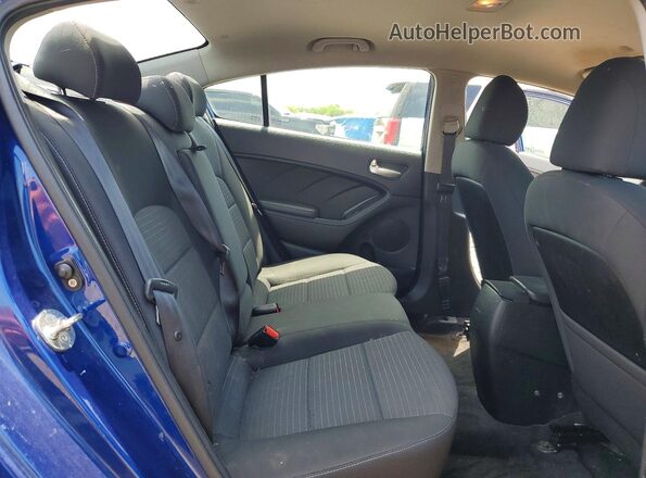 3KPFL4A73JE268327 2018 KIA FORTE Blue Вид задніх сидінь