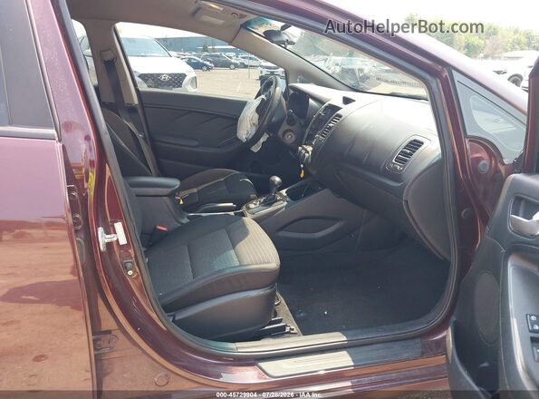 3KPFL4A74HE012949 2017 KIA FORTE Maroon Вид салону спереду