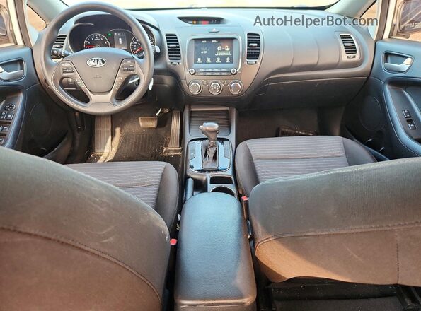 3KPFL4A74HE056076 2017 KIA FORTE White Вид панелі приладів