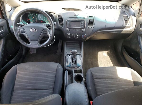 3KPFL4A74HE117622 2017 KIA FORTE Бордовый Вид панели приборов