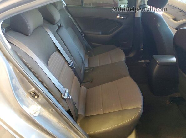 3KPFL4A74HE139359 2017 KIA FORTE Gray უკანა სავარძლების ხედი